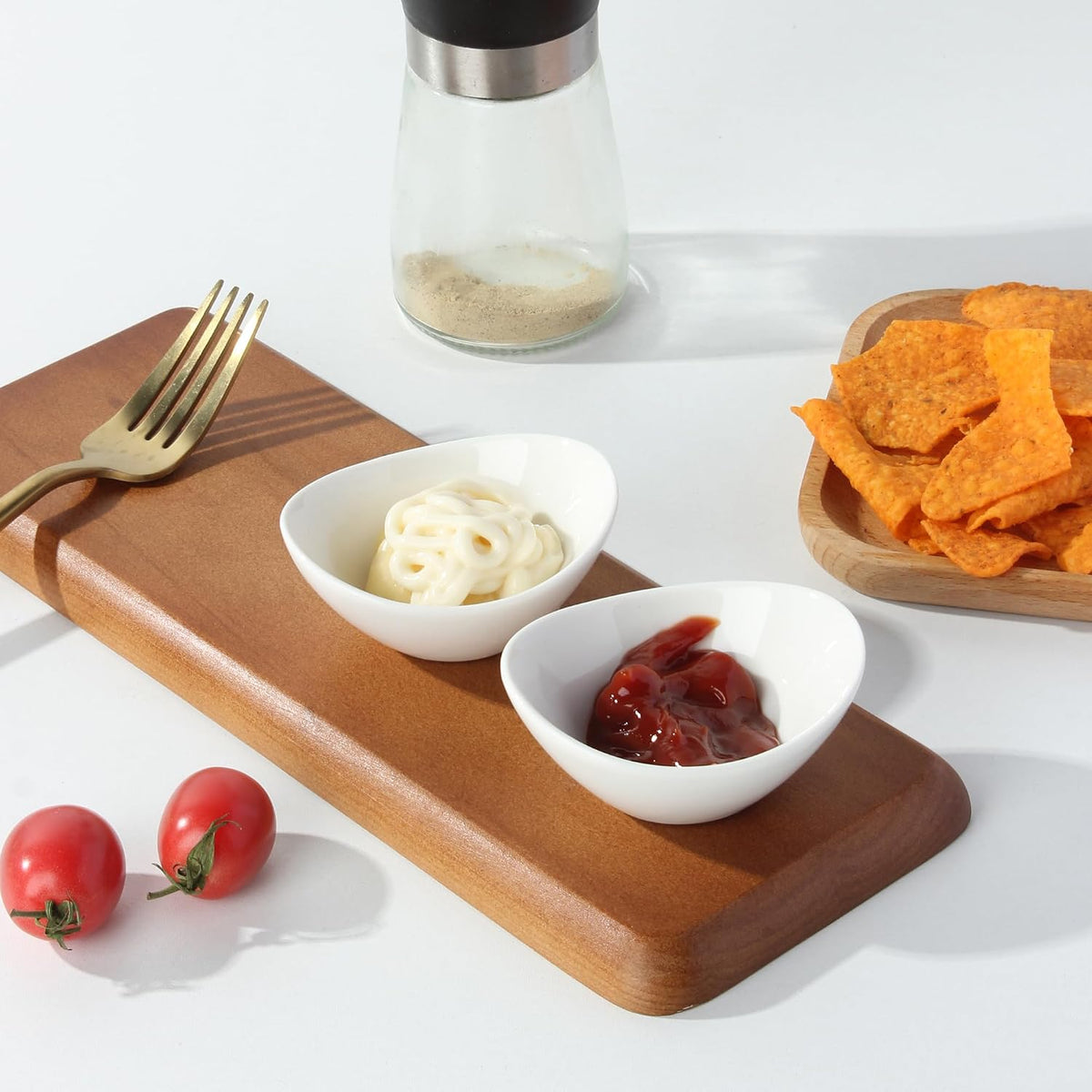 UIBFCWN Ceramic Dipping Bowls, 1.7 Oz Ceramic Soy Sauce Dishes, Porcelain Dipping Sauce Cup Pinch Bowls, Mini Bowl for Side Dishes ketchup Condiment Server Charcuterie BBQ and Party, 20 Pack